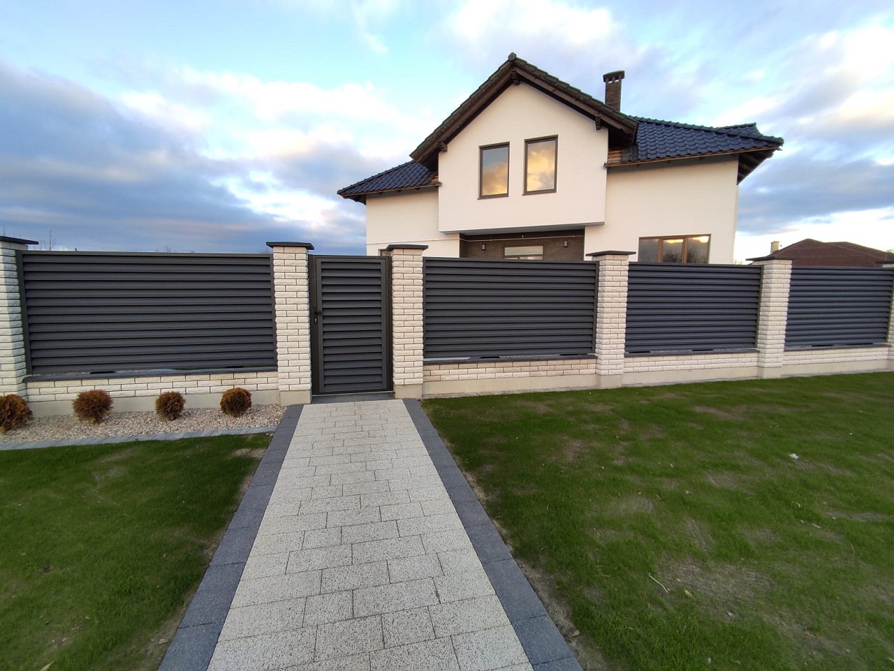 заборы и ограждения