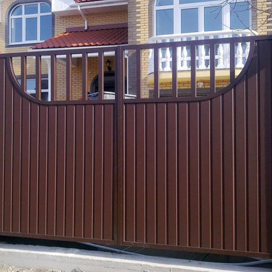 Распашные ворота из профнастила и металлопрофиля