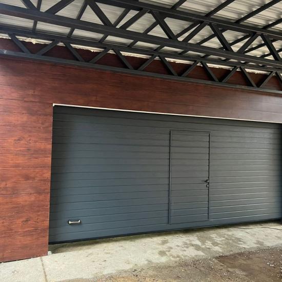 Секционные ворота для гаража